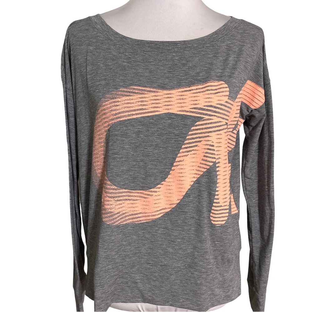 GAP Fit Gray Sweater Pink Graphic
